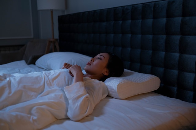 choisir un oreiller ergonomique pour mieux dormir
